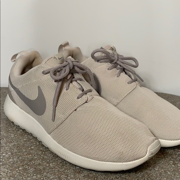 nike roshe brown